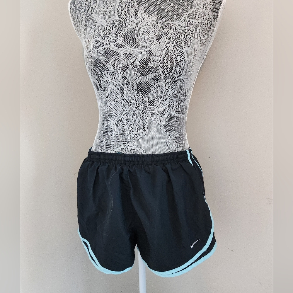 Nike Shorts - Picture 9 of 9